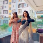 Manjula Paritala Instagram - #latefortrend😜 #stilldidntwanttoleave #with less place and less time , not perfect #badalbarsabijuli☁️🌧