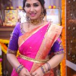Manjula Paritala Instagram - #all abt Ganeshchathurthi #tanjorepaintingonblouse #paithanisaree #ytvideo #manjulanirupam #staytuned #tanjorepaintingonblouse @bhavya_art_bangalore