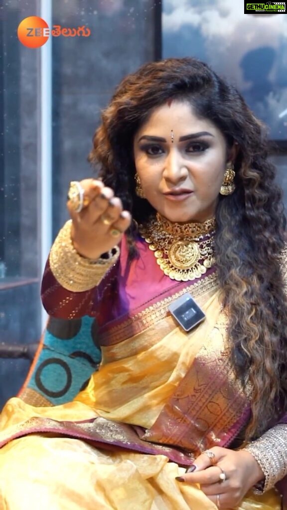 Manjula Paritala Instagram - Mahalakshmi character ela undho me Abhiprayanni comments lo theliyacheyandi👇👇👇 Watch #SeetheRamudiKatnam Mon to Sat at 12:30 PM on #ZeeTelugu @paritala_manjula_official