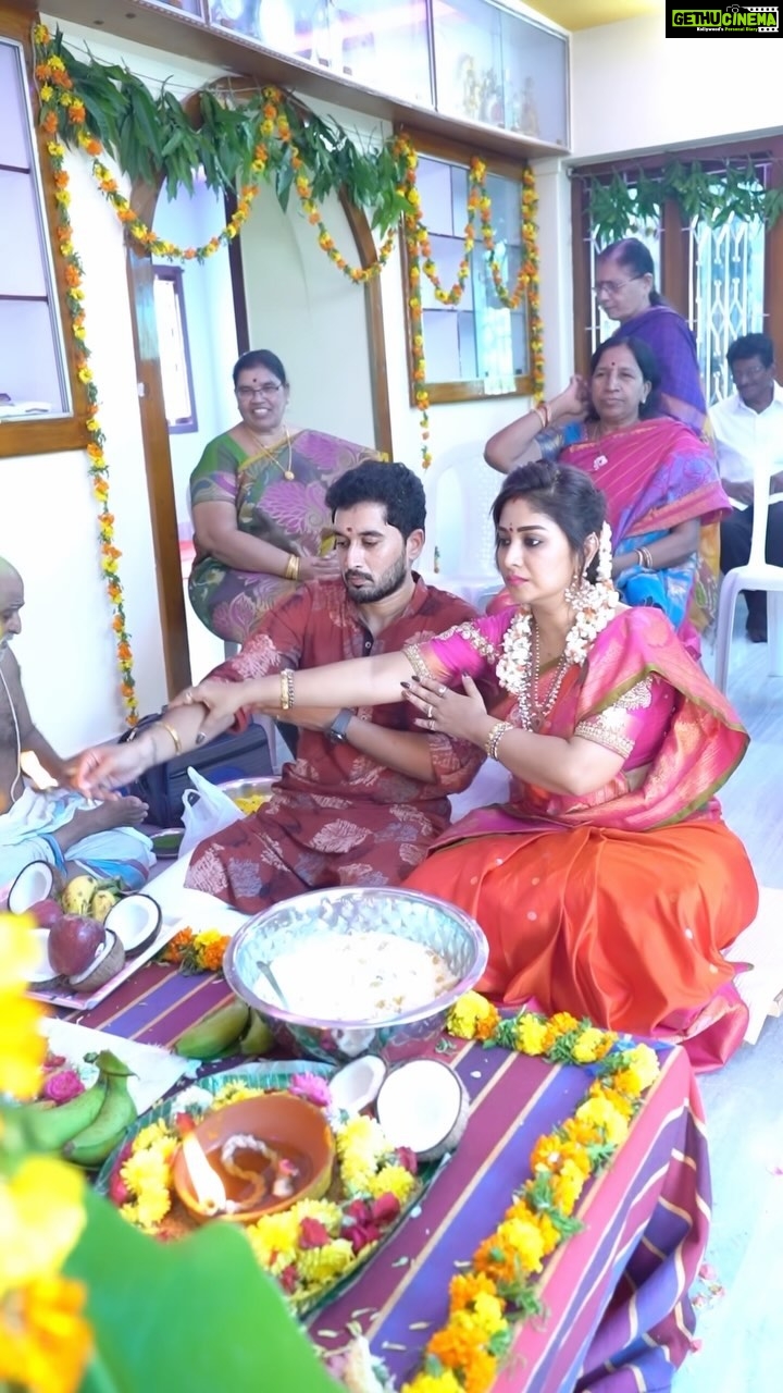 Manjula Paritala Instagram - #Sathyanarayana swamy vratham #fullvideoonyoutube #linkinbio👆 #manjulanirupam #gadwalpattusaree @sairampattusarees