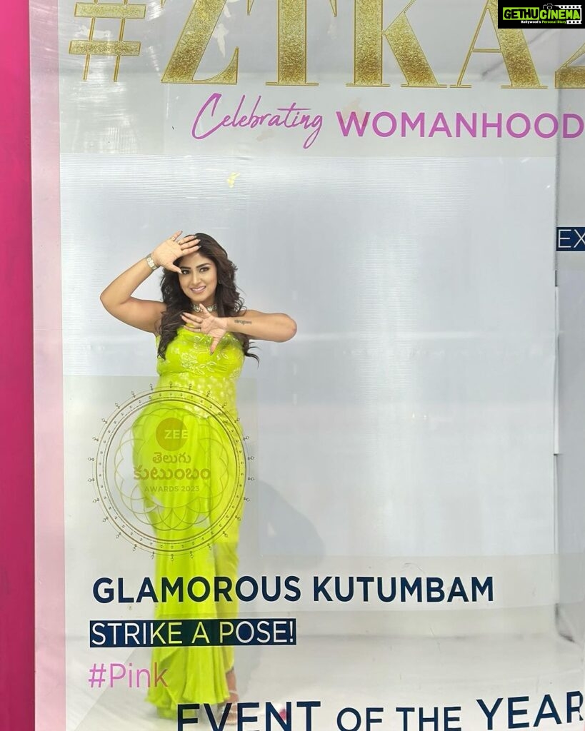Manjula Paritala Instagram - #which Barbie wears green ? #which barbie u like #comment below #i like Elsa❤️#zeetelugukutumbamawards2023 #staytuned #dress @label_srivastra #designer @sri.korukonda