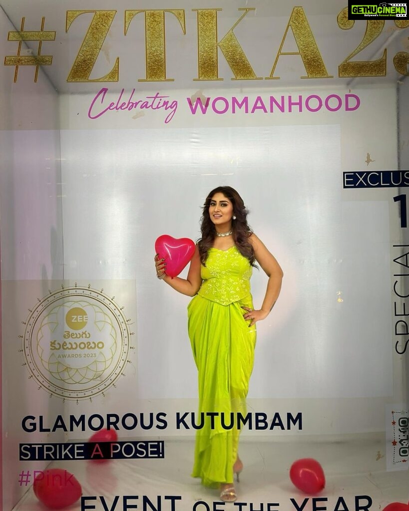 Manjula Paritala Instagram - #which Barbie wears green ? #which barbie u like #comment below #i like Elsa❤️#zeetelugukutumbamawards2023 #staytuned #dress @label_srivastra #designer @sri.korukonda