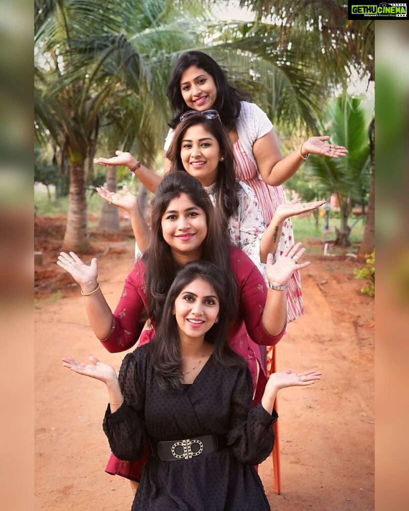 Manjula Paritala Instagram - #sisters💕👭👭 @keerthijaidhanush @kala_chinni_3031 @jyothi.akhil.54