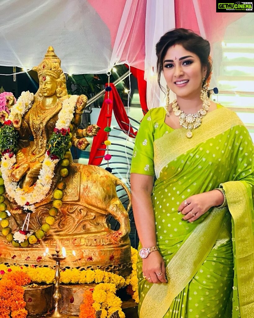 Manjula Paritala Instagram - #happydussehra to all 🙏