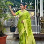 Manjula Paritala Instagram – #trendingcolour #inlove💚💚 #banaraskhadigeorgetesaree 
#saree @houseof.raadhya_sarees