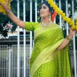 Manjula Paritala Instagram – #trendingcolour #inlove💚💚 #banaraskhadigeorgetesaree 
#saree @houseof.raadhya_sarees