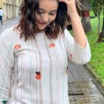 Mansi Srivastava Instagram – Hi there 👋🙌

Outfit

@nehamtaonline 
X
@lmaoanshi