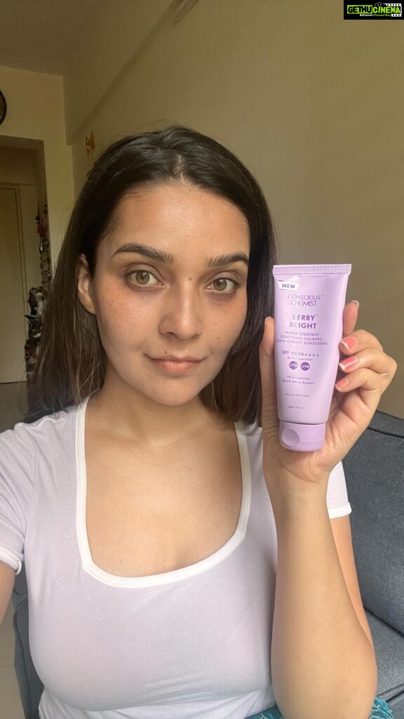 Mansi Srivastava Instagram - Perfect sunscreen for this Rainy weather 💦 Water Can’t dim this Berry Bright ⚡️ @consciouschemistindia Beach or pool, enjoy water resistant sun protection with an extra boost of niacinamide and the berrylicious touch ☔️🌧️