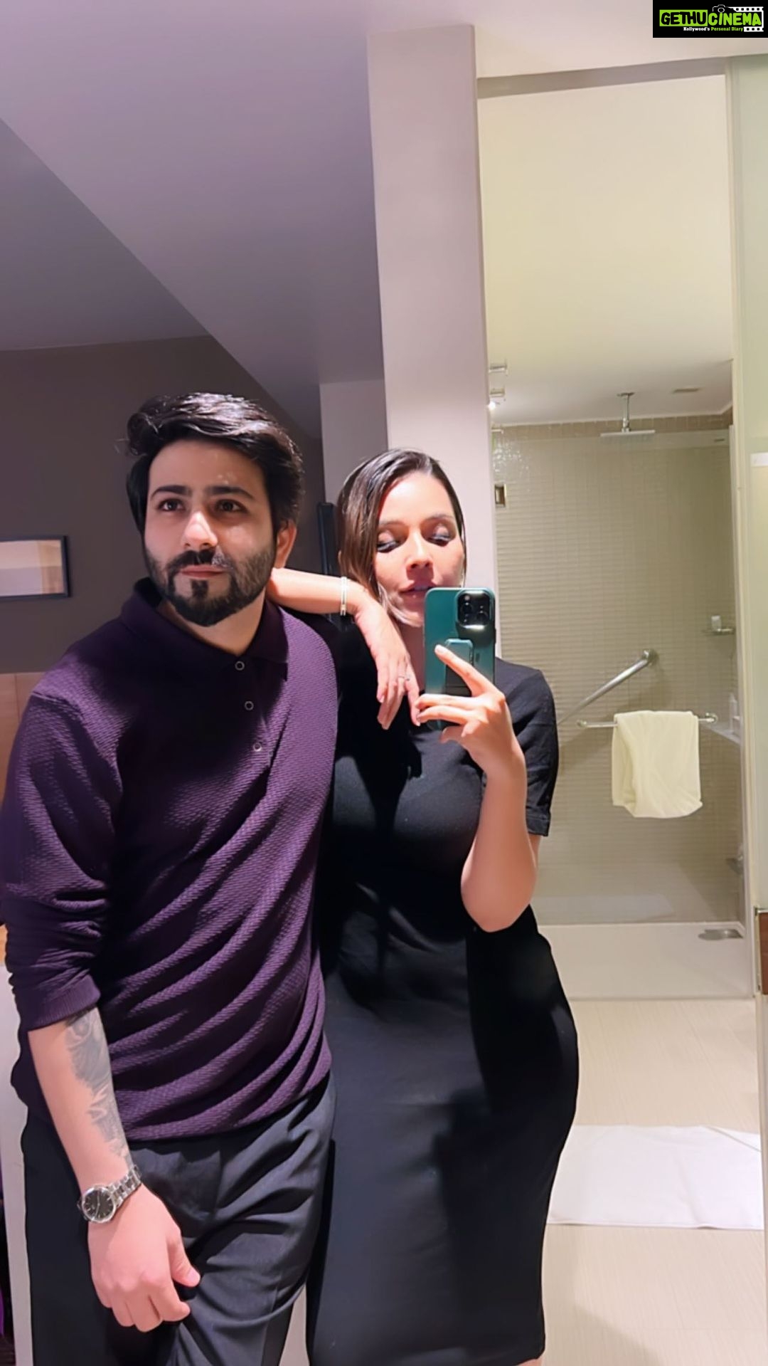 Mansi Srivastava Instagram - Reversing roles 😅😂