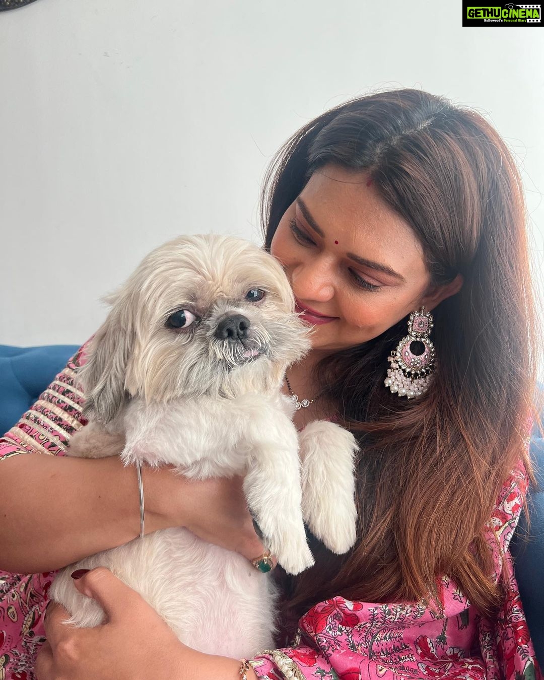 Mansi Srivastava Instagram - Pre Birthday dump ðĪŠðĪŠðĨļ And Bappa time ðð What luck ð Thanku for having me ð @kul_aanand @shivanii_pa @indirakrishna101 @sanjaygagnaniofficial @poonampreet7 #ootd @sochstories ð·