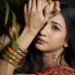 Manvita Kamath Instagram - When we decided to get Kajal-waala tattoo on my neck! Hegideeee ? 😝 . . #whenreplicaisokay 😋 . . . This beautiful Rajasthani blouse and accessories by @laxmikrishnaofficial @portrait_by_acchu @makeoverby_rekha_karthik_