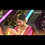 Manvita Kamath Instagram - ಲಿಟಲ್ ಕಿಲಾಡಿಗಳ ಅಡ್ಡದಲ್ಲಿ ಕೆಂಡಸಂಪಿಗೆಯ ಕಲರವ ಸೋಮ-ಶುಕ್ರವಾರ ಸಂಜೆ 6 ಗಂಟೆಗೆ @realmanvitakamath @rashmitha_changappa #Sirikannada #Littlekiladies #KidsShow #TalkShow #cutekids #talkativekids #gameshow #activity