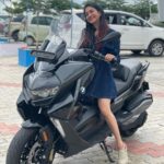 Manvita Kamath Instagram – Loving this new ride !!! 😇💯
.
.
.
.
Pc :@dhananjay_keys 

#bmw #bmwgt #bmwtripleblack