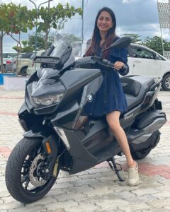 Manvita Kamath Instagram - Loving this new ride !!! 😇💯
.
.
.
.
Pc :@dhananjay_keys 

#bmw #bmwgt #bmwtripleblack