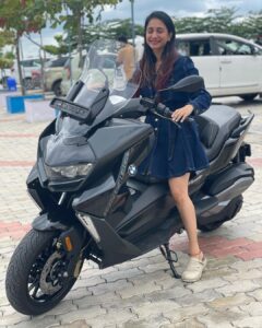 Manvita Kamath Instagram - Loving this new ride !!! 😇💯
.
.
.
.
Pc :@dhananjay_keys 

#bmw #bmwgt #bmwtripleblack