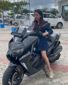 Manvita Kamath Instagram - Loving this new ride !!! 😇💯 . . . . Pc :@dhananjay_keys #bmw #bmwgt #bmwtripleblack