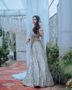 Manvita Kamath Instagram - Friends who inspire us to be our best selves are truly priceless! Shoutout to @km.chaitanya sir for being there for me when I needed it most. Here are some shots from his very popular TV show Anna Thangi on @udayatv 👒📸

#specialappearance #guestappearance @udayatv 
.
.
.
Wearing @samyakkclothing 
Clicked by @glamshotz_official 

Outfit @samyakkclothing 
Jwellery @bcos_its_silver 
Styling @smitha_prakash19 
Makeup @makeupbyyashugowda