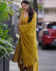 Manvita Kamath Instagram - 👑
.
.
.
.
.
@venoowaves 
@makeoverby_rekha_karthik_ 
@sowmya.sk 
@maayakriya