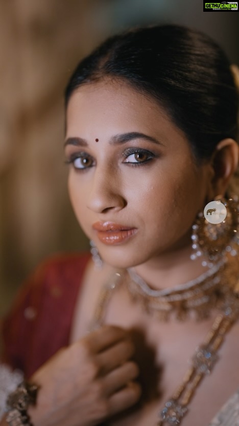 Manvita Kamath Instagram - ✨️ Mua - @gurumakeupart Clicks - @classycaptures_official Jewellery - @amrapalijewels Art Direction - @itmeshachinaheggar . . . . . . . #manvitakamath #amrapalijewels #modelshoot #fashionmodelshoot #bangaloremodelshoot #classycaptures #fineartweddingphotographer #indianwedding #bridalphotography #creativephotography #celebrityphotoshoot #collabshoot #collaborationshoot
