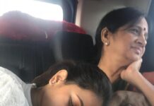 Manvita Kamath Instagram - I buried my mother in the ocean. Since then, the birds clean and comb,while securely placing her favourite Mangalore Jasmine in her hair every morning and waves pull the blanket up to her chin , stars planting kisses on her forehead every night. I cannot complete this poem,amma.. feels empty without you… I hope you find comfort and peace in the other side of the world 🙏