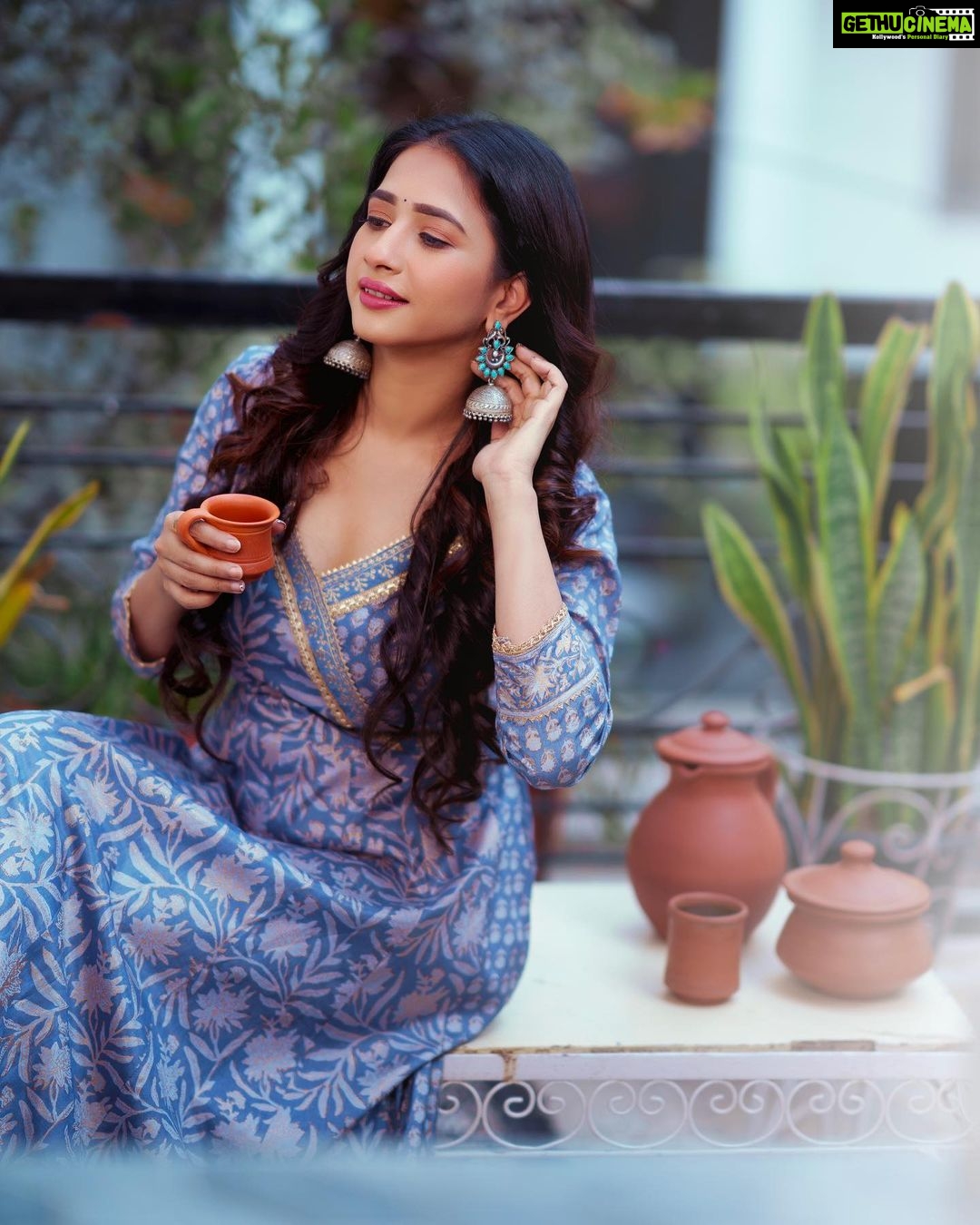 Manvita Kamath Instagram - 💜 . . . . @venoowaves @sowmya.sk @makeoverby_rekha_karthik_ @tara_c_tara @maayakriya