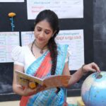 Manvita Kamath Instagram - Go check the last picture to see how my physics teacher has responded to these pictures 😜😜 . . Wearing my mom’s saree with this cute Blouse by @suta_bombay styled by @varshini_janakiram Jewellery by @beadedtreasuresjewelry ! Photography: Namma Still Anna 😎