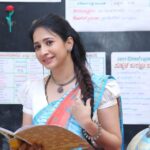 Manvita Kamath Instagram - Go check the last picture to see how my physics teacher has responded to these pictures 😜😜 . . Wearing my mom’s saree with this cute Blouse by @suta_bombay styled by @varshini_janakiram Jewellery by @beadedtreasuresjewelry ! Photography: Namma Still Anna 😎