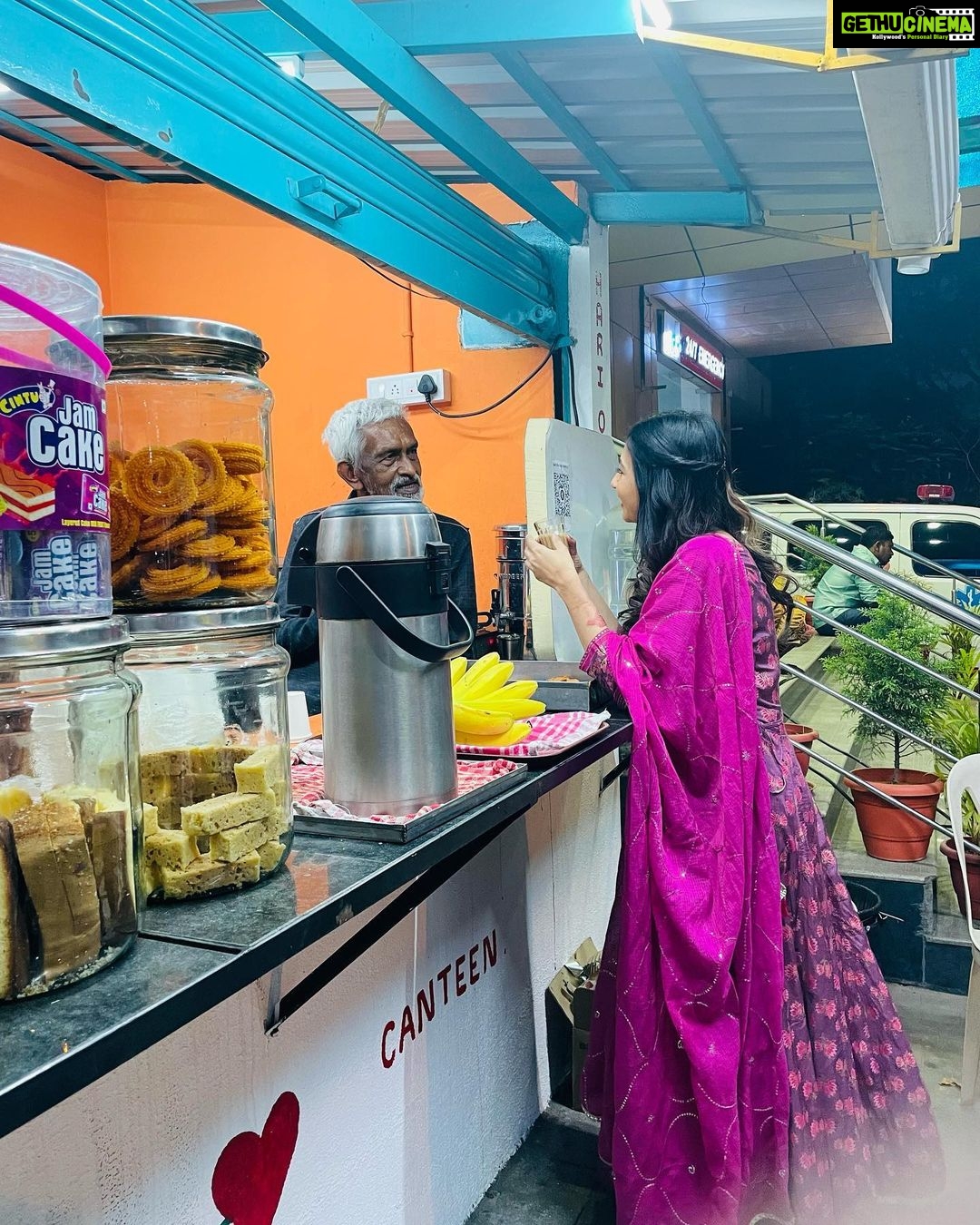 Manvita Kamath Instagram - Some Chai-coffee and political debate with our Ramdas anna ☕️!! . . Wearing @tara_c_tara Mua @makeoverby_rekha_karthik_