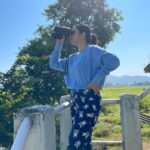 Manvita Kamath Instagram – #kaziranga forest safari in my pajamas!!! Well, in the hustle bustle of packing my bags I either overly pack or under pack my stuffs!! I had to pay extra for the 8 kg excessive baggage yet forgot to carry pants for my safari ..hence managed to wear my blue teddy bear pajamas that eventually went well with my sweatshirts!! 😅 
Also was completely fed up of looking for Bengal tigers in the safari… all I could get was glimpses of elephants and rhinos even though my chauffeur was enthusiastically make me figure something or the other out.. woh dekho madam … wohhhh raha..wahiiii…. Usss paudhe ke beeeeechhhh… I would just zoooom and zooommmmm and could hardly find anything 😅😅 butttt, my binooo definitely found some rhino!!! 🦏🦏🦏 
Well, that’s my safari story.. what’s yours ? 😊
.
#pajamas #pajamastory #iykyk #instagram #forestsafari #kaziranga #assam #instagood
