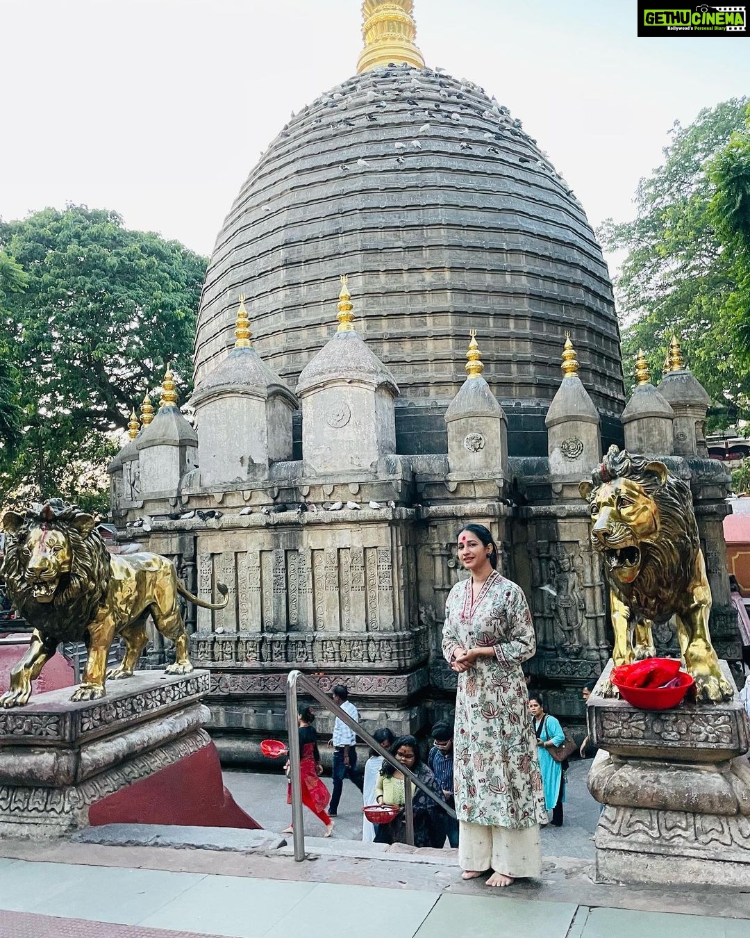 Manvita Kamath Instagram - Difference between the divine and humans… when you want to surrender yourself, when you are in a vulnerable state, surrender yourself to the divine and not humans. Divine energies will never take you for granted like humans do! In very similar situations of bumpy roads in my journey, I tried taking human advice which eventually didn’t workout.. then I saw the light at the end of the tunnel.. Maa Kamakya! With her blessings and of course divinity adding something much more to my thought process.. 6 years in the industry, doing films, studying and also making time for my brain storming sessions, maybe you can call it the “prep” time, finally have some clarity with what I have to do next…! Let’s see how it goes…! For now, for all those of you who were seeking that right path or probably the next step in life kinda chaos, stop seeking for free advice from your surroundings! They’ll never work for you! What’s worked for others might not work for you.. go find that “master” or “guru” within you…! Well, did I just give some free advice? 😄 . . . Thank you @prarthanaborah04 for suchhh amazing Darshan ❤️ #neverseekvalidation #assam #guwahati #kamakhyatemple