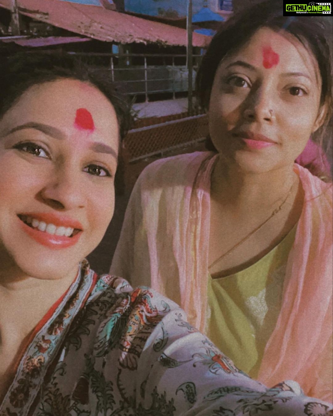 Manvita Kamath Instagram - Difference between the divine and humans… when you want to surrender yourself, when you are in a vulnerable state, surrender yourself to the divine and not humans. Divine energies will never take you for granted like humans do! In very similar situations of bumpy roads in my journey, I tried taking human advice which eventually didn’t workout.. then I saw the light at the end of the tunnel.. Maa Kamakya! With her blessings and of course divinity adding something much more to my thought process.. 6 years in the industry, doing films, studying and also making time for my brain storming sessions, maybe you can call it the “prep” time, finally have some clarity with what I have to do next…! Let’s see how it goes…! For now, for all those of you who were seeking that right path or probably the next step in life kinda chaos, stop seeking for free advice from your surroundings! They’ll never work for you! What’s worked for others might not work for you.. go find that “master” or “guru” within you…! Well, did I just give some free advice? 😄 . . . Thank you @prarthanaborah04 for suchhh amazing Darshan ❤️ #neverseekvalidation #assam #guwahati #kamakhyatemple