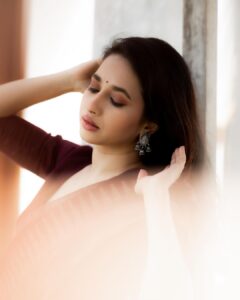 Manvita Kamath Instagram - 🍂🍂🧿🧿
.
.
.
@vasukikarkone 
@stilerush_by_varshinijanakiram 
@charny_mashi 
@makeover_by_surabhi 
@kosh.retreat 
@utkalajewels 
@maayakriya