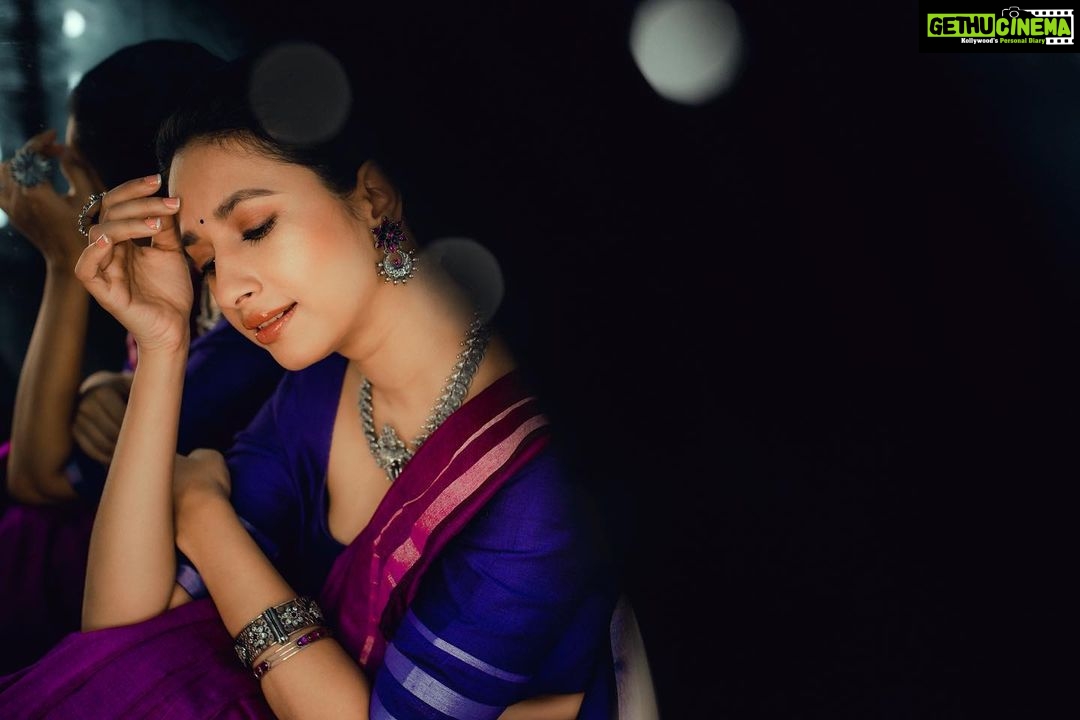 Manvita Kamath Instagram - 💜💜💜 . . . . @suta_bombay @vasukikarkone @vasukikarkone @maayakriya @makeover_by_surabhi . . #purple #saree #sareelove #trending #instagood #regrann