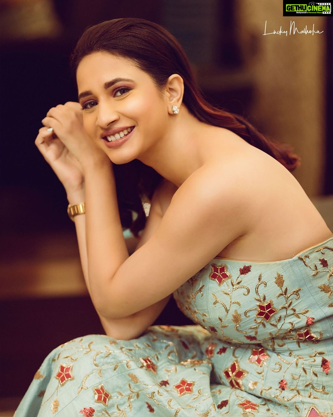 Manvita Kamath Instagram - For Siima @siimawards Styled & Organised by Sangeetha Kailash @itsmesangeethakailash Assisted by Sowmya SK @sowmya.sk Darling of Sandalwood Manvita Kamath wearing stained glass, motifs resembling the floral designs from the Indian architecture, constructed dress with crinoline… the vintage beauty & grace that beholds. @realmanvitakamath Photography by Lucky Malhotra @shotbyluckymalhotra Wardrobe by Sita Mikhail @sitamikhail.official Jewellery Choker by Kushal’s @kushalsfashionjewellery Earring by BCOS it’s Silver @bcos_its_silver Make-up by Pooja Sethiya @poojasethiya_mua Hair by Shruthi Gowda @makeoverbyshruthigowda Venue by Radisson Blu Atria @radissonbluatriabengaluru