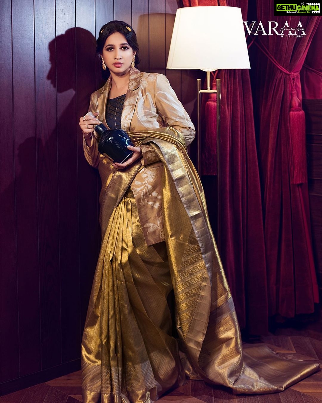 Manvita Kamath Instagram - Portraying an irresistible balance between traditional and contemporary elements of style, Manvita shines bright in an ethnic silk sari, accentuated by a shimmery overcoat. Volume 2 & Edition 2 Covershoot for Varaa Wedding Magazine @varaabyskmagazine Publisher & Editor-In-Chief : Sangeetha Kailash @itsmesangeethakailash On Cover : Manvita Kamath @realmanvitakamath Photographer : Lucky Malhotra @shotbyluckymalhotra Venue : The Leela Bharthiya City @theleelabharthiyacity Makeup : Shruthi @sghairandmakeup Hair : @shrutihairartistry Stylist : Sowmya SK @sowmya.sk Saree : Pashudh Silks @pashudh Overcoat : TVARUS @tvarusstudio #varaabyskmagazine #covershoot #celebrityshoot #celebrityphotographer #shotbyluckymalhotra #leelabhartiyacity #itsmesangeethakailash #weddingmagazine #bridalmagazine #newage #nextgen #media #modrenbride #repost
