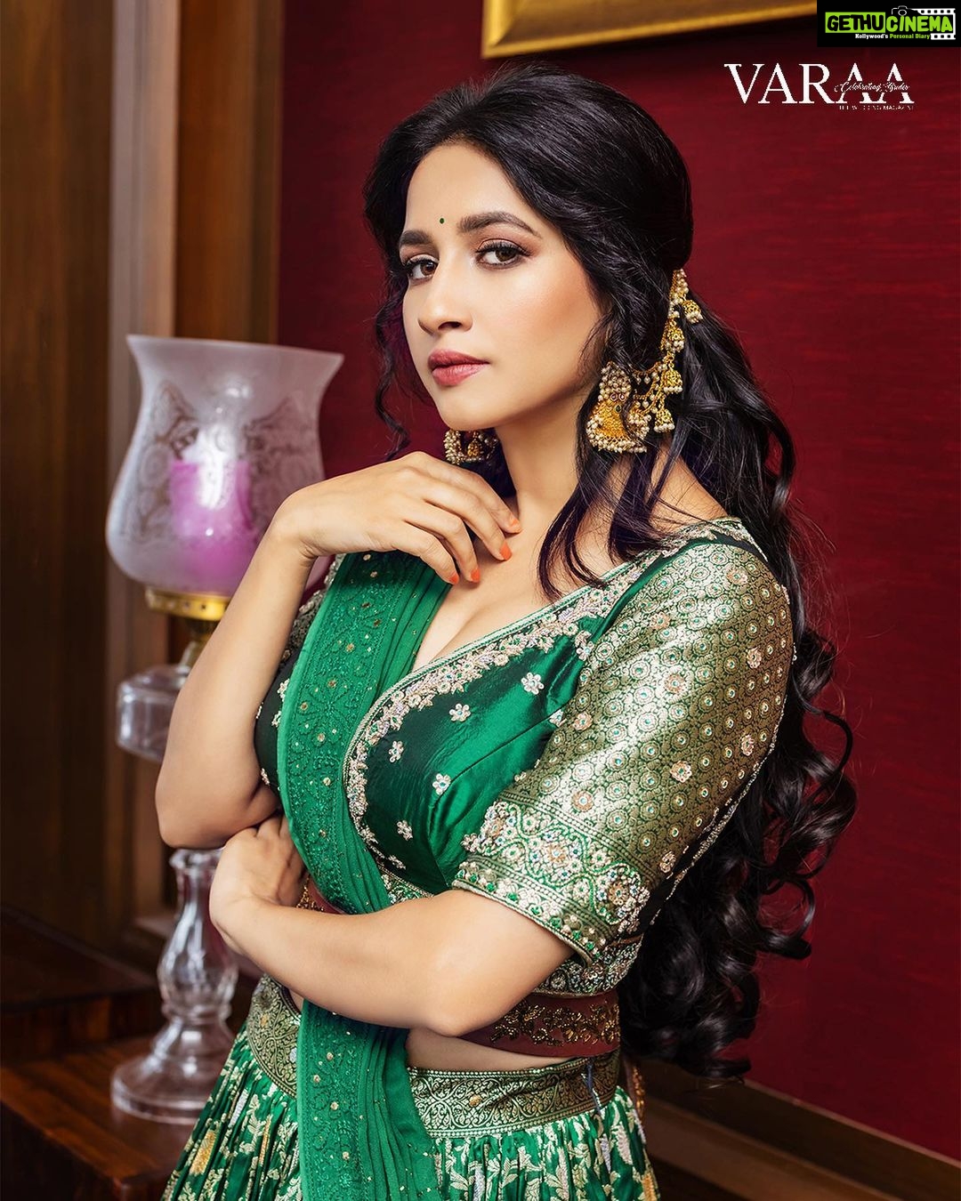 Manvita Kamath Instagram - An evergreen essence! Presenting a sweet twist to classic bridal style, this royal green Lehenga Choli look is brought on by a sun-kissed makeup base and extravagant embroidery detailing
