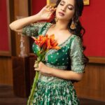 Manvita Kamath Instagram - An evergreen essence! Presenting a sweet twist to classic bridal style, this royal green Lehenga Choli look is brought on by a sun-kissed makeup base and extravagant embroidery detailing. . . @varaabyskmagazine @itsmesangeethakailash @shotbyluckymalhotra