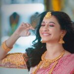 Manvita Kamath Instagram - This festive season avail exciting offers at @swarnaabharan_jewellers and stand a chance to win ton loads of gifts ❤️ . . . . @nakulgowda_official @swarnaabharan_jewellers @sudheer_shanbhogue @sunaad_gowtham @varshini_janakiram @stilerush_by_varshinijanakiram @dhwanimakeovers @aadya_designers