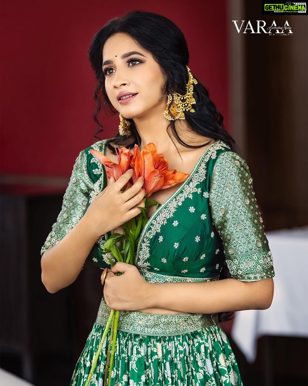 Manvita Kamath Instagram - An evergreen essence! Presenting a sweet twist to classic bridal style, this royal green Lehenga Choli look is brought on by a sun-kissed makeup base and extravagant embroidery detailing