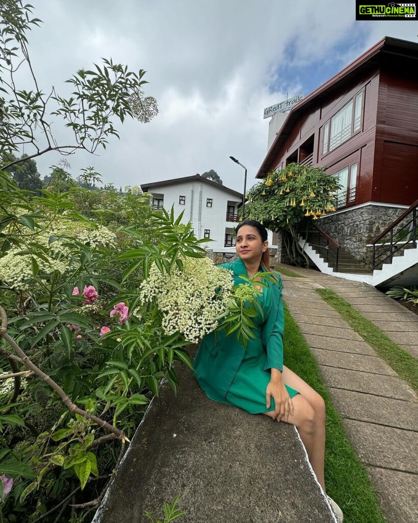 Manvita Kamath Instagram - Exploring the incredible trails of Kodai with my awesome group! 🐾🌳 We're having a blast and the best part is, it's pet-friendly #KodaiAdventures #PetFriendlyExploration @greattrailsbygrt . . Wearing @laxmikrishnaofficial 🍀