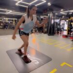 Manvita Kamath Instagram - Weekend vibes ⭐️ . . @madesh_gowda999 @goldsgym_kanakapuraroad . . . . #instareels #workout #flowin #coreworkout #corestrengthening