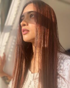 Masoom Shankar Instagram - Hide & Seek 🌞
.
.
.
.
.
.
#maasoomshankar #potrait #shotoniphone #selfie #nofilter #gratitude