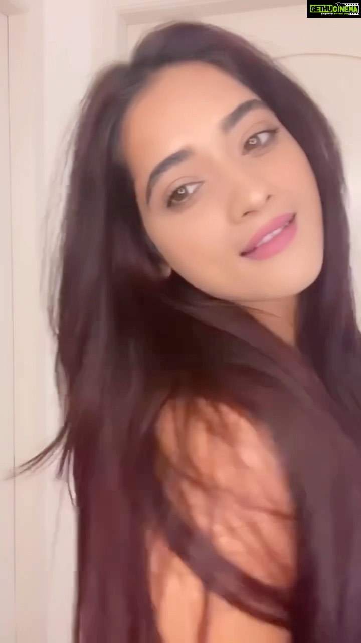 Masoom Shankar Instagram - Gimme whadddddd..??? 😜 . . . . . . . . . . #maasoomshankar #masoomshankar #reels #trending #viral #selflove