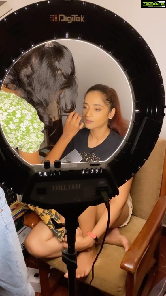 Masoom Shankar Instagram - #appreciationpost When the makeup trial happens in your comfort zone😛 Shout out to my doll @prakatwork and her team for all the help I get, ALWAYS❤ @makeupbycriti loved working with you.🤗 . . . . . . . . . #maasoomshankar #masoomshankar #reels #makeup #actorslife #behindthescenes