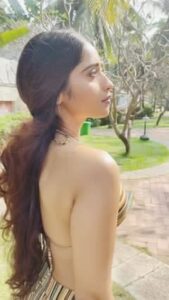 Masoom Shankar Instagram - Metaphor, lies in this video. Can you guess? :)
#thowbackthursday ❤️
.
.
.
.
.
.
.
.
📸 @johan_sathyadas 
💄 @makeupbywanshazia 
👗 @chaitanyarao_official 
.
.
.
#maasoomshankar #masoomshankar #reels #trending #reelitfeelit #photoshoot #bts #basic #organics #ootd #casualoutfit #casualstyle #casuallook #ootdfashion #pretty #girl #reeloftheday #longhair