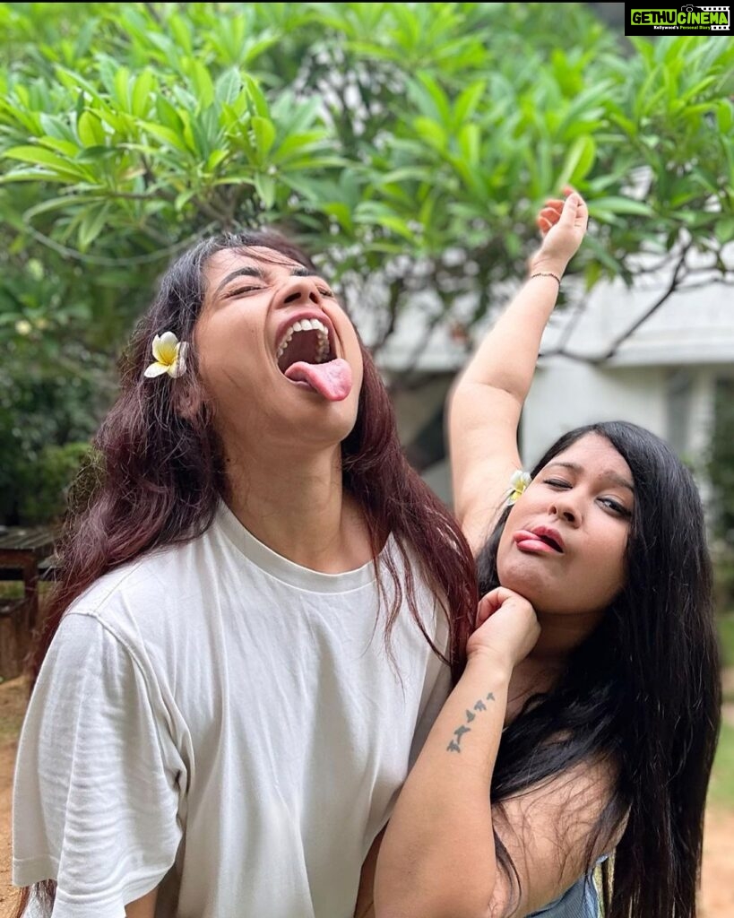 Masoom Shankar Instagram - Besties are the real Magicians 🧚🏻‍♀️ @renukamk29 I love you ♾️ P.S. I drank some rainwater while posing for this picture🤭 Tag your bff :) . . . . . #childhoodfriends #nostalgia #bff #moments #rainyday #throwback Chennai, India