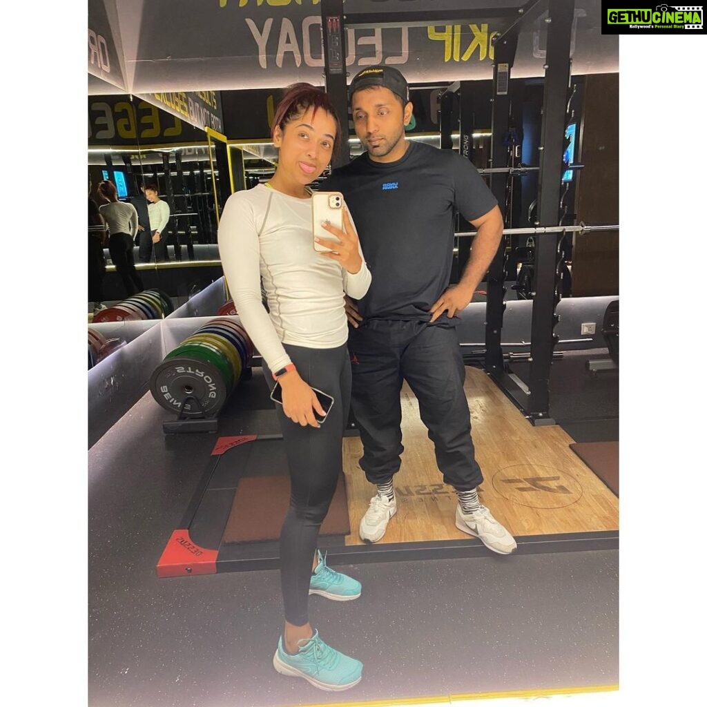 Masoom Shankar Instagram - Long distance training can never work, hence I’m back to this soul who changed my perspective towards health & fitness. @rohityson_ I will need your patience once again😛 . . . . . . . #maasoomshankar #masoomshankar #rohitnair Dessus Fitness
