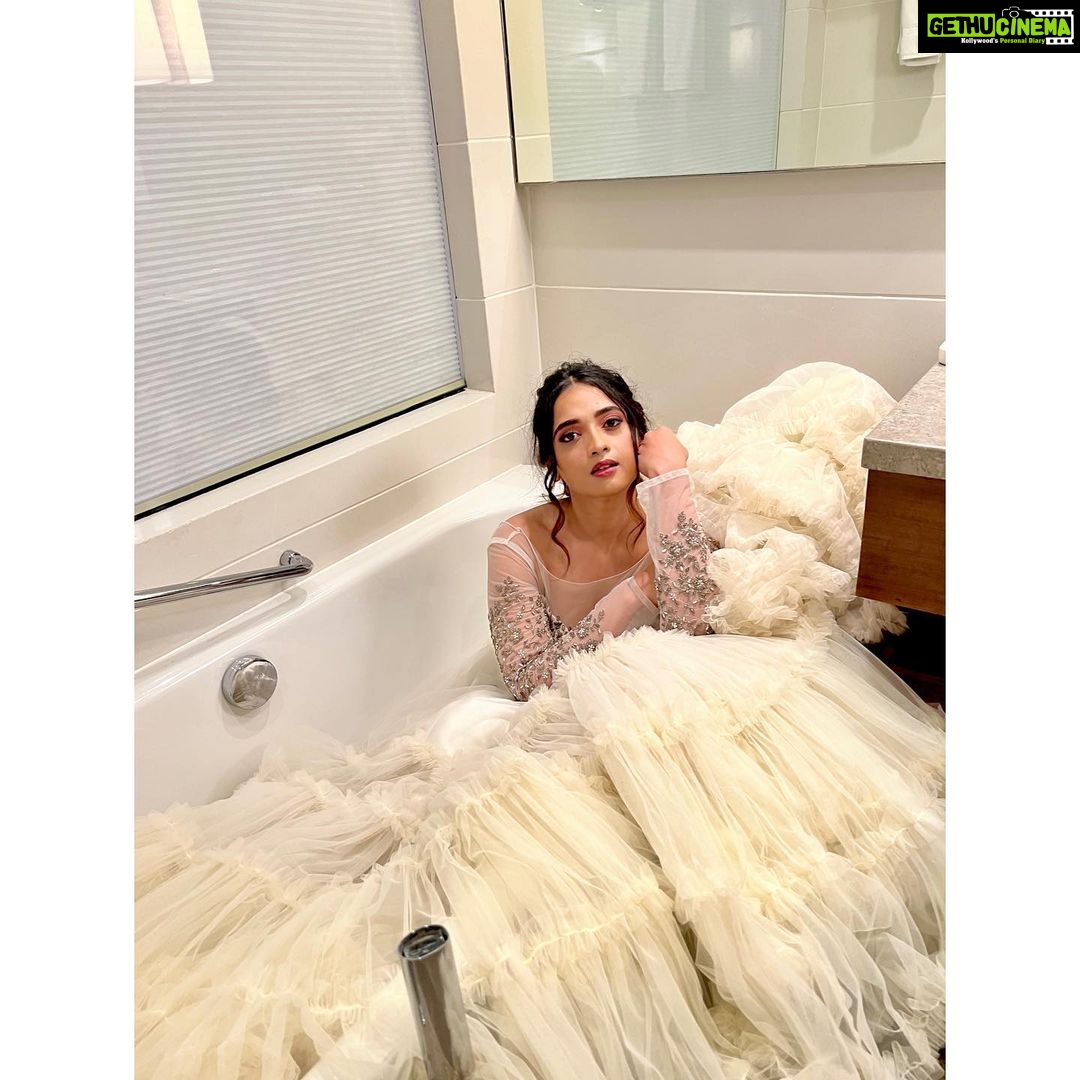 Masoom Shankar Instagram - Waiting for you . . . . . . . . . . . . . . . . . . . . . . . . . . . . . . . . . . . . . . #maasoomshankar #masoomshankar #actor #fashionshow #madrascouturefashionweek #showstopper #outfitoftheday #whitedress #bathtubphotoshoot #potrait #shotoniphone #mood #goodvibes #dreamy Hilton Chennai