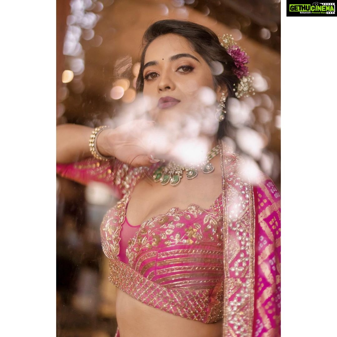 Masoom Shankar Instagram - Through the glass, I see you 🥰 . . . . ‘DUA’ in Bridal Lookbook 2022 Thankyou to all girls team once again🤗 ❤️❤️❤️❤️❤️❤️❤️❤️ Outfit @studio149 @studio149.uk Styling @swathi_purushothaman Lens @poo.stories MUAH @chisellemakeupandhair Accessories @mspinkpantherjewel 📍@varnamalaweddingexperience . . . . . . . . . . . . . . . . . . . #maasoomshankar #masoomshankar . . . . . . . #flowers #bold #palace #queen #lookoftheday #longhair #goodvibes #makeup #potraitphotography #beautiful #bridallehenga #actorslife #photoshoot #hairstyles #actress #chennai #kollywoodactress #ootd #tamilactress #tamilstatus #ootdfashion #girl #pretty #bookey #explorepage Varnamala Wedding Experience Centre