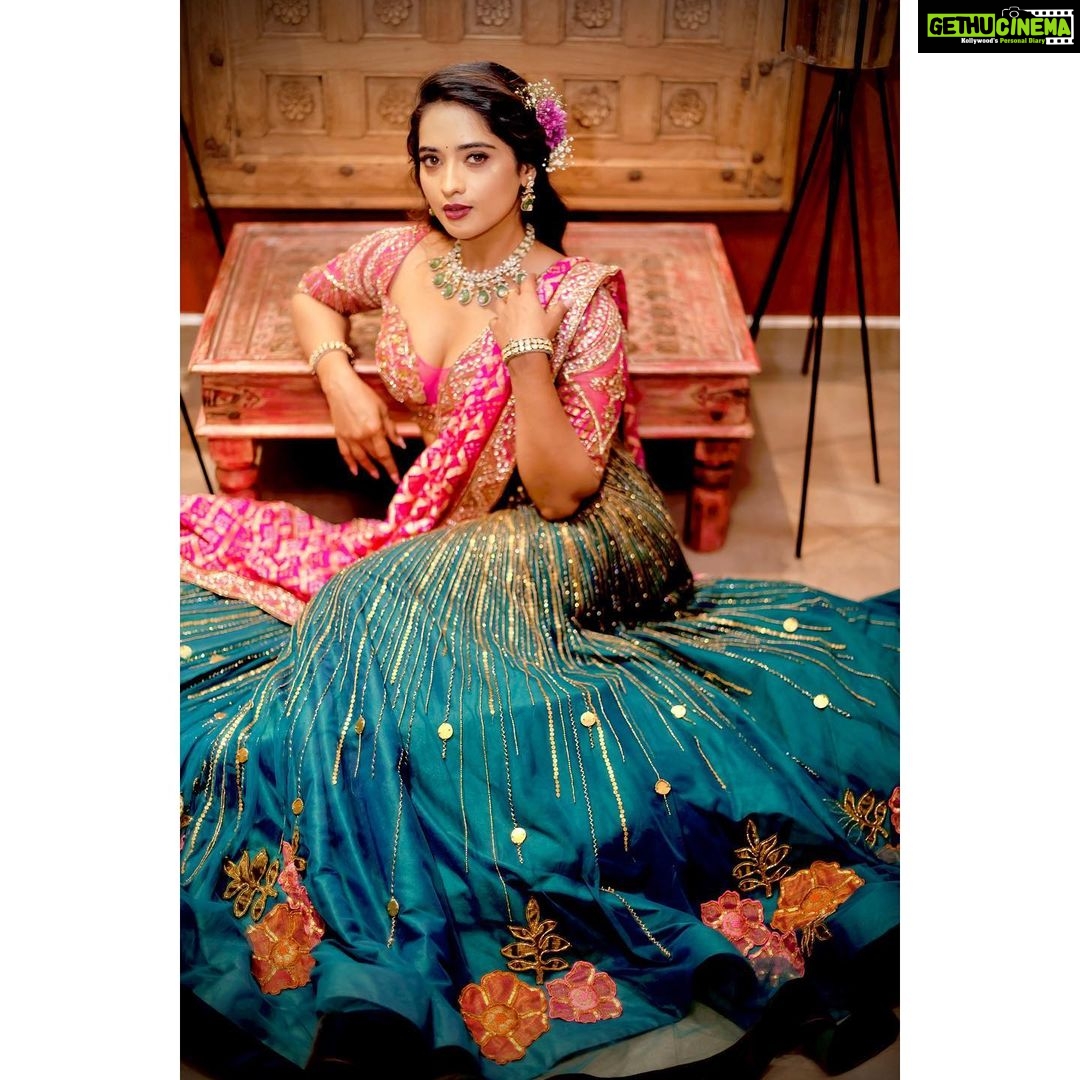Masoom Shankar Instagram - This Devasena is waiting for her Baahubali☺️❤️ . . . . ‘DUA’ in Bridal Lookbook 2022 Thankyou to all girls team once again🤗 ❤️❤️❤️❤️❤️❤️❤️❤️ Outfit @studio149 @studio149.uk Styling @swathi_purushothaman Lens @poo.stories MUAH @chisellemakeupandhair Accessories @mspinkpantherjewel 📍@varnamalaweddingexperience . . . . . . . . . . . . . . . . . . . #maasoomshankar #masoomshankar . . . . . . . #flowers #bold #palace #queen #lookoftheday #longhair #goodvibes #makeup #potraitphotography #beautiful #bridallehenga #actorslife #photoshoot #hairstyles #actress #chennai #kollywoodactress #ootd #tamilactress #tamilstatus #ootdfashion #girl #pretty #kanha #kanhaiya #bahubalisongs #anushkashetty Varnamala Wedding Experience Centre